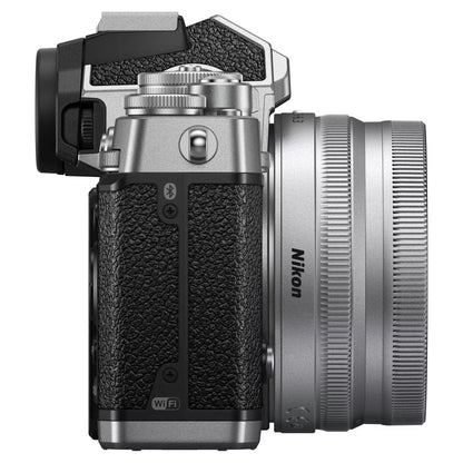 Nikon Z fc + 16-50 mm + 50-250 mm VR